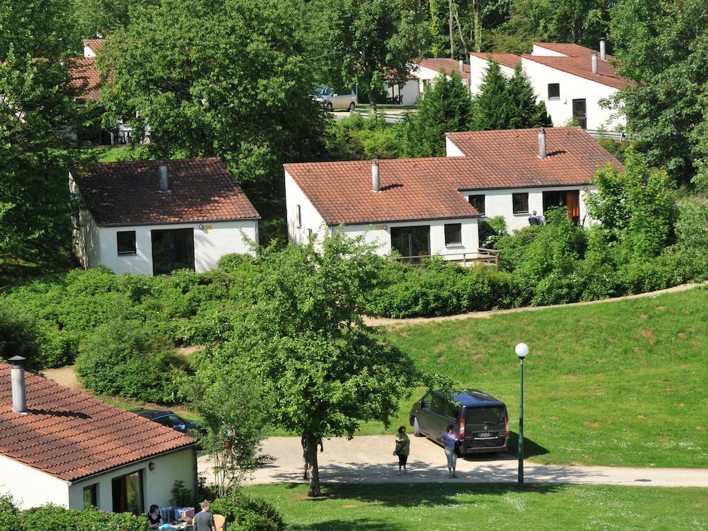 Vallee De Rabais Hotel Virton Exterior photo
