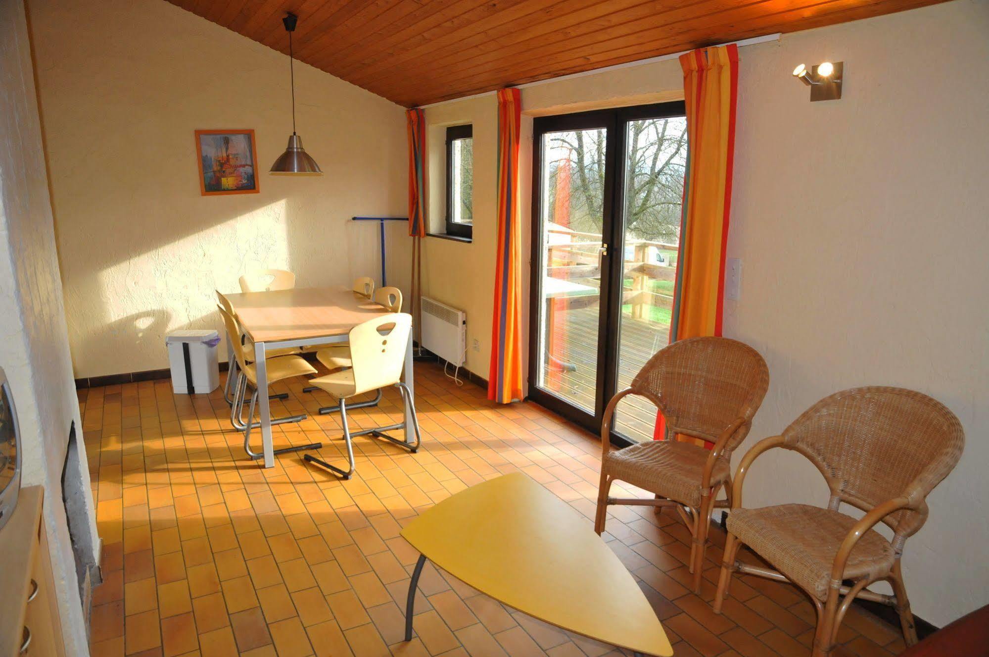 Vallee De Rabais Hotel Virton Exterior photo