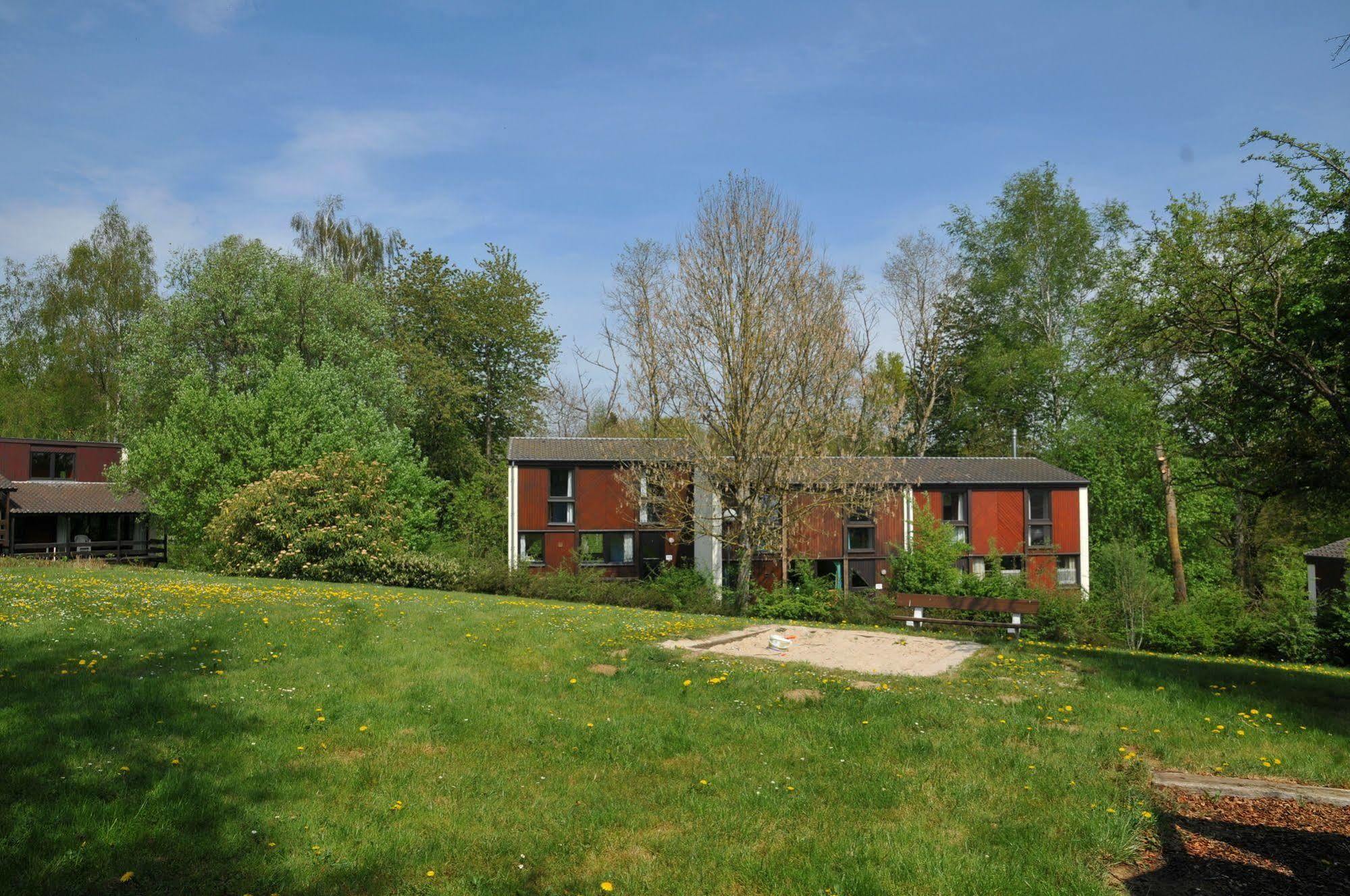 Vallee De Rabais Hotel Virton Exterior photo