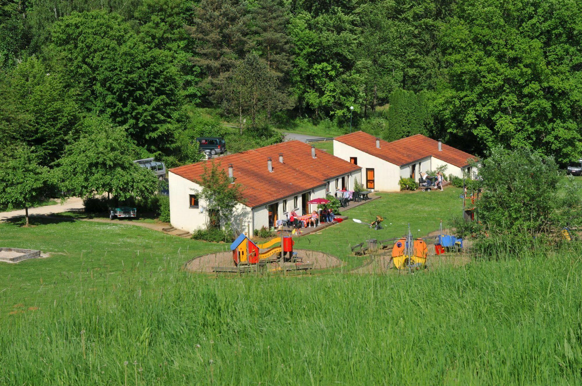 Vallee De Rabais Hotel Virton Exterior photo